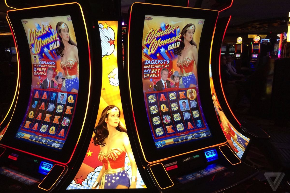 Play Slot Games in an Online Casino with Several Other Features